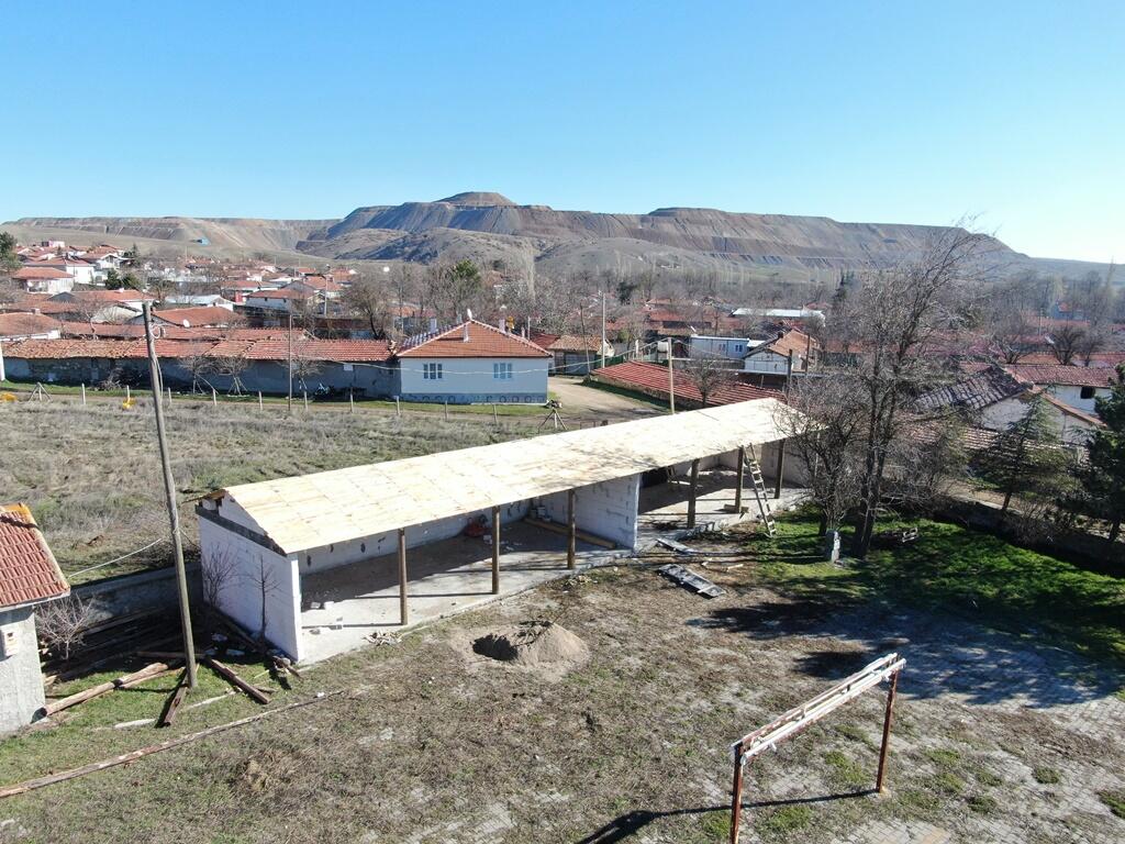 Dutluca Mahallemizde sundurmanın çatısının kapatılması, Erenköy Fırın Evi İnşaatı Devam ediyor..