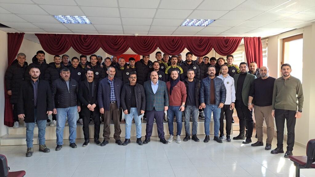 Belediye Başkanımız Sn. Serhat HAMAMCI, Bölgesel Amatör Lig’de mücadele eden temsilcimiz 2 Eylül İnönü Belediyespor Kulüp Yönetimi ve kıymetli sporcularımız ile birli