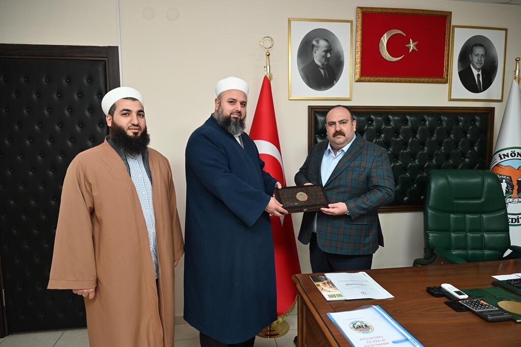 icret Derneği Yönetim Kurulu Üyeleri Sn. Yavuz ÇİĞDEM ve Sn. Hamza YAKIN Başkanımız Sn. Serhat HAMAMCI’ya nezaket ziyaretinde bulundular.